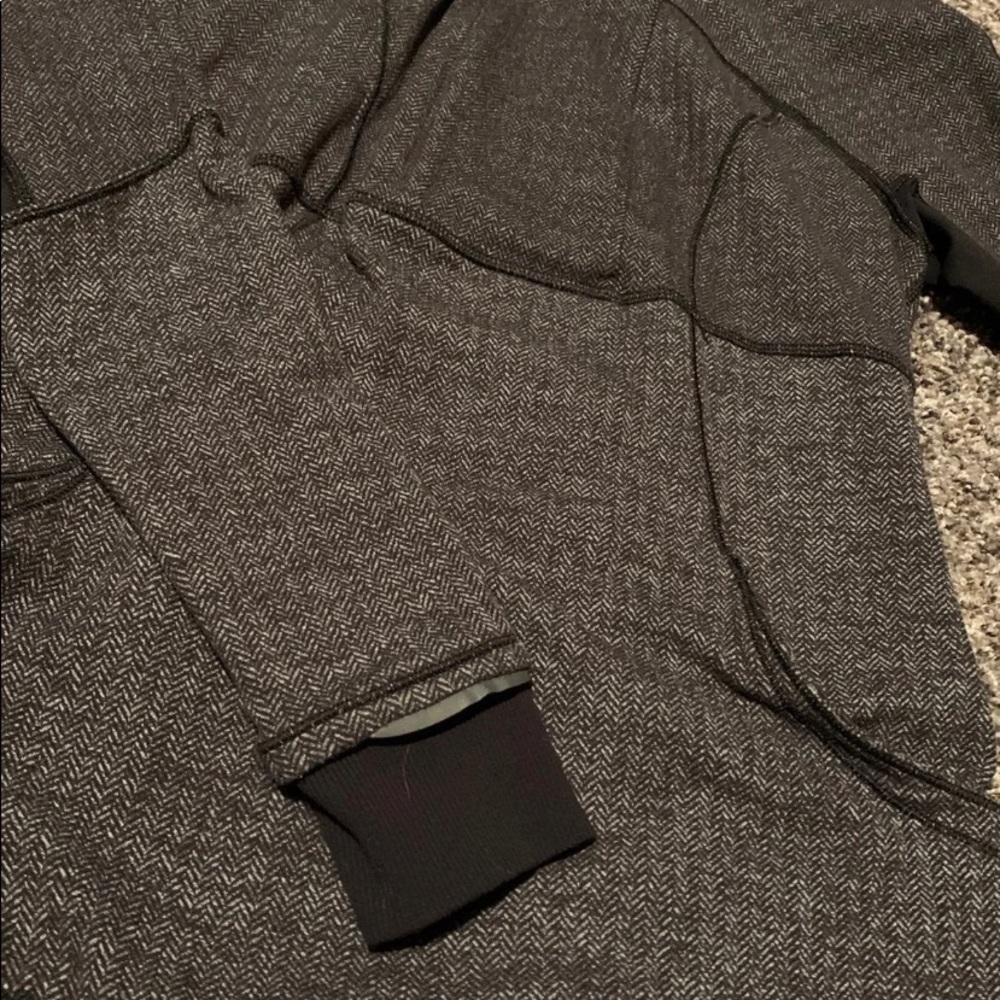Lululemon quarter zipup